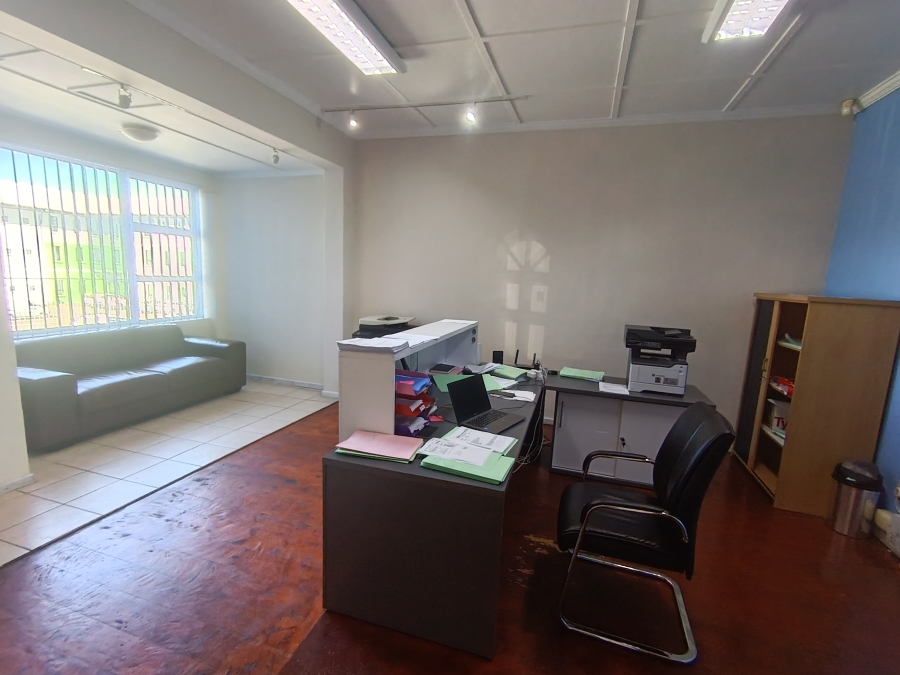 4 Bedroom Property for Sale in Berea Eastern Cape
